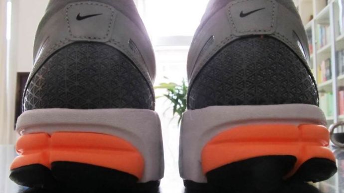 Nike Zoom Structure Triax 15 -Heel Detail