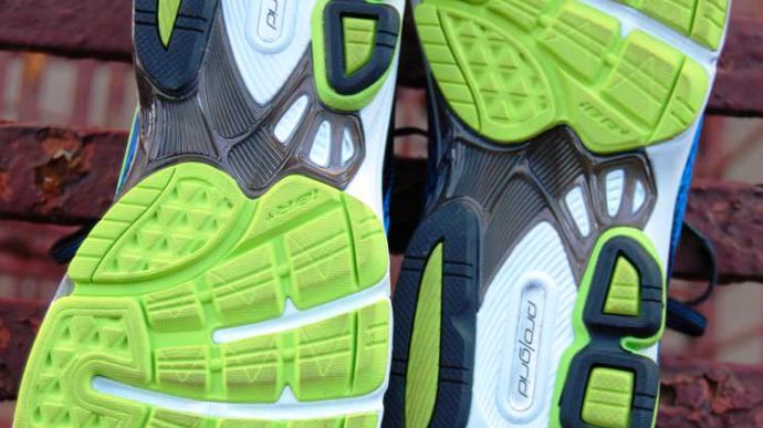 Saucony Progrid Guide 5 - Pair Outsole View