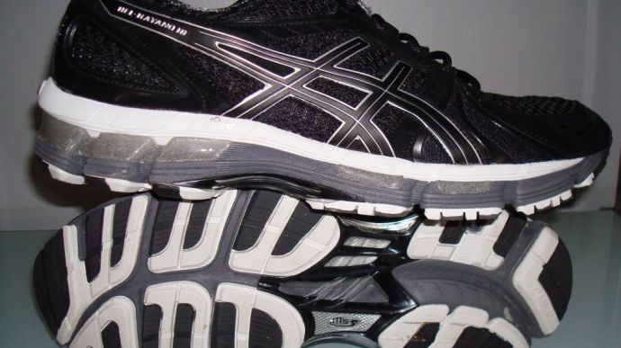 Asics Gel Kayano 18 - Pair View - Lateral Side and Outsole