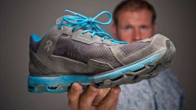 ON Running Cloudrunner Medial Side