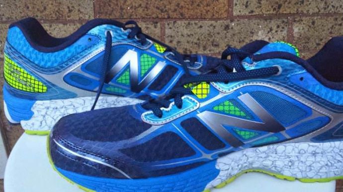 New Balance 860V5 - Medial Side