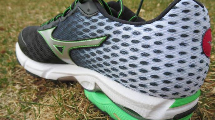 Mizuno Wave Rider 18 - Medial Side