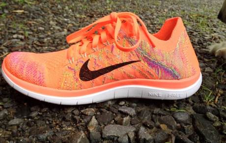 nike flat running shoes