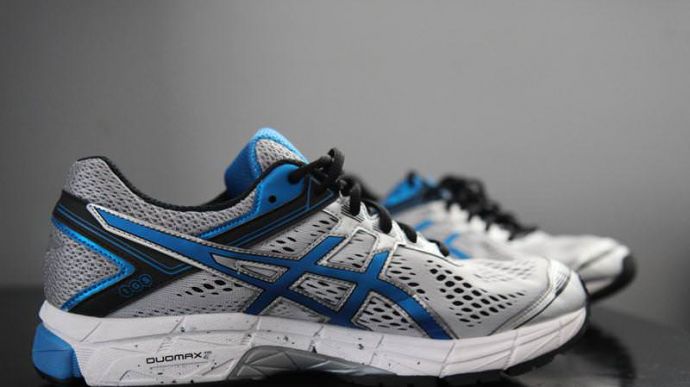 ASICS GT-1000 4 - Lateral Side