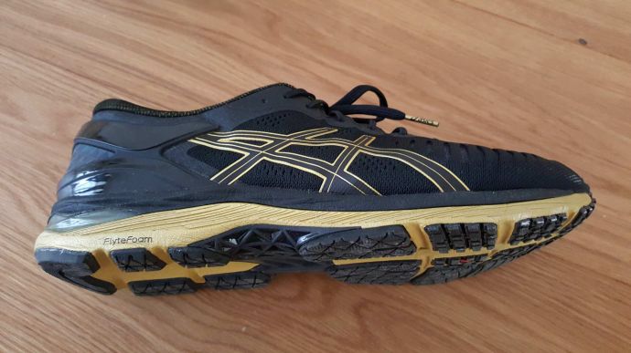 Asics MetaRun - Lateral View