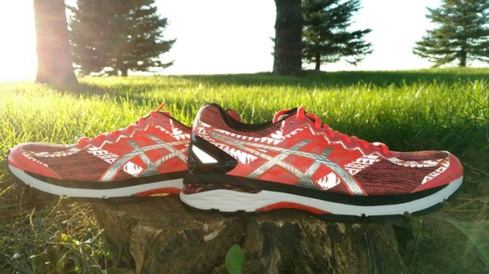 Asics GT-2000 LiteShow - Side