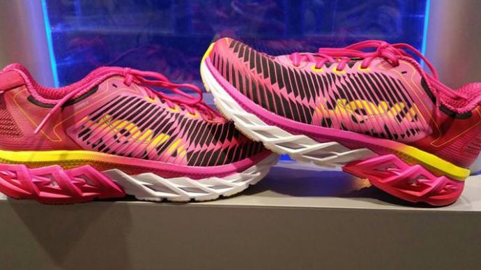 Hoka One One Arahi - Lateral Side