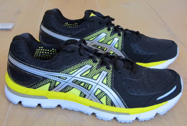 Asics Gel Excel 33- Side view Pair