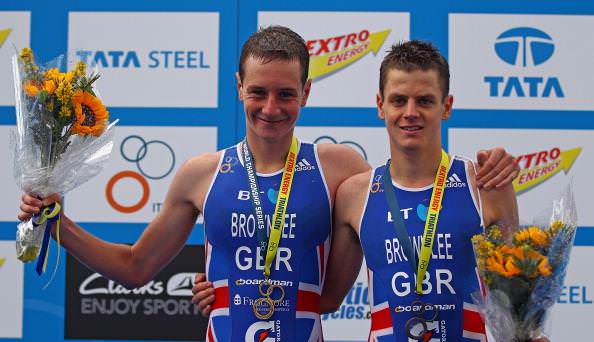 Alistair (L) and Jonathan Brownlee of Great Britain