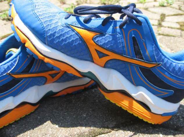 Mizuno Wave Enigma 3 - Medial Side