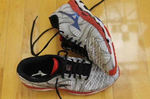Mizuno Wave Paradox - Pair