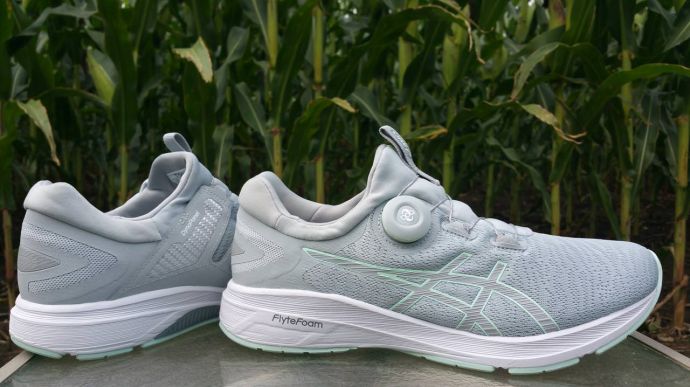Asics Dynamis - Lateral Side