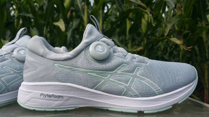 Asics Dynamis - Lateral Side