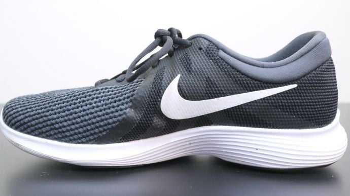 Nike Revolution 4 - Medial Side