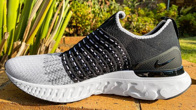 Nike React Phantom Run Flyknit 2 - Medial Side