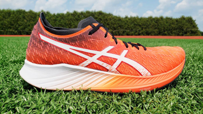 Asics Magic Speed - Lateral Side1