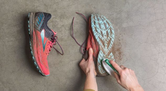 How to clean your running shoes step by step