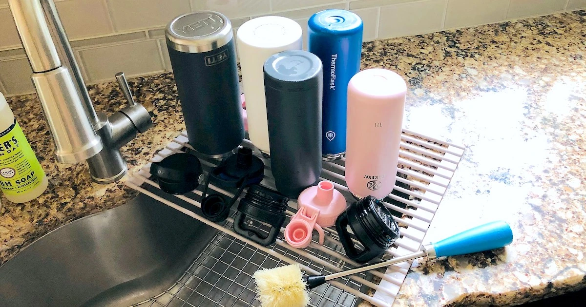 Cleaning water bottles at home