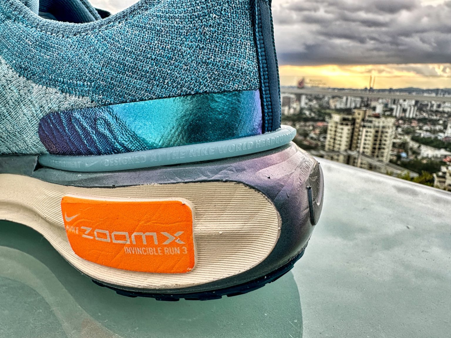 zoomx invincible run flyknit running shoe