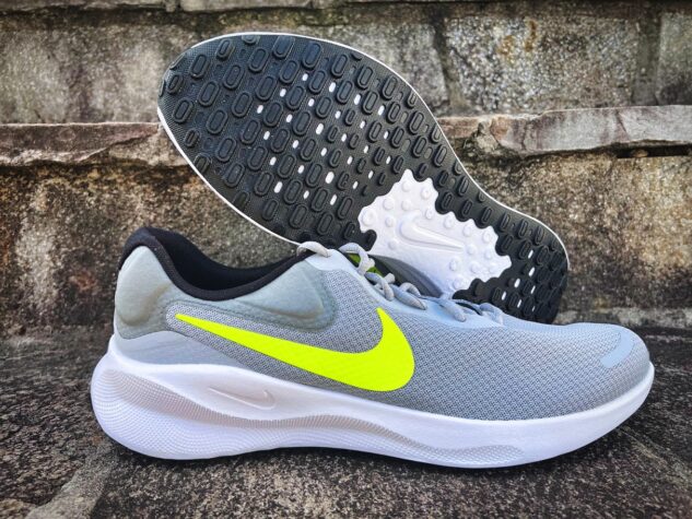 Picture of Nike Revolution 7