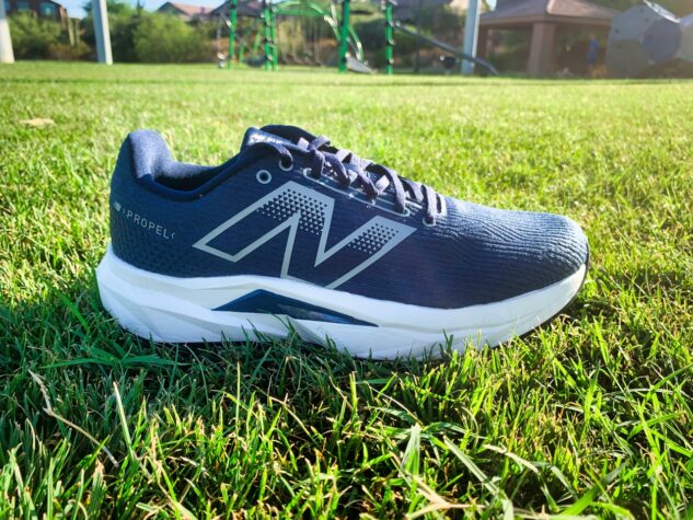 Picture of New Balance FuelCell Propel v5