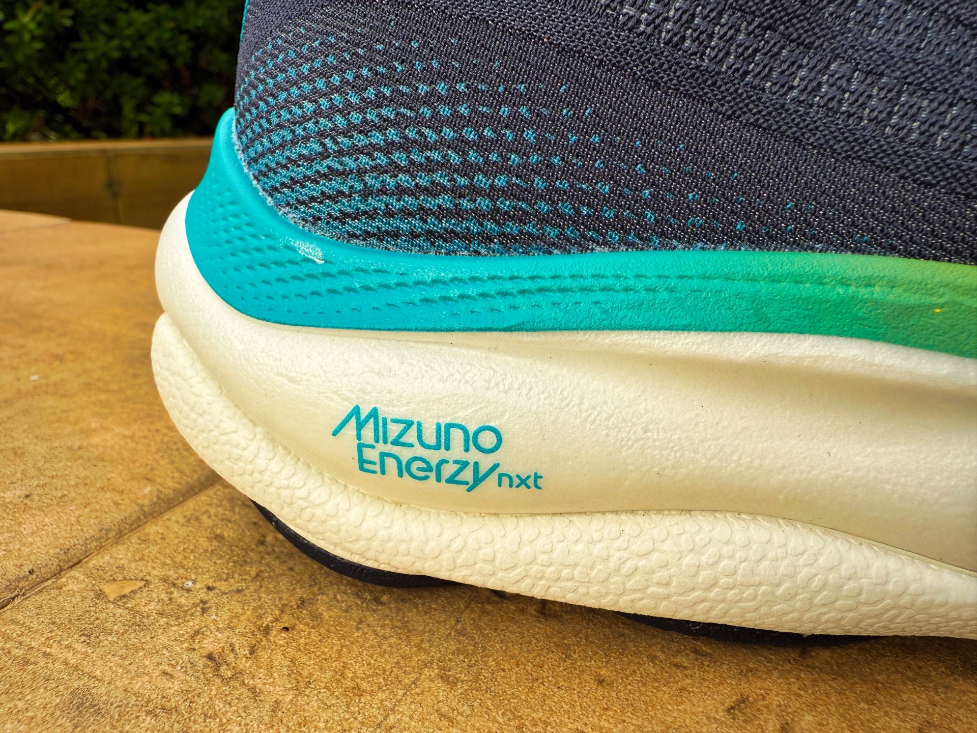 Picture of Mizuno Wave Sky 9