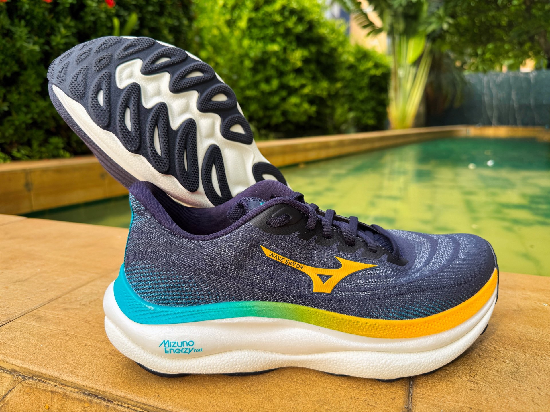 Picture of Mizuno Wave Sky 9